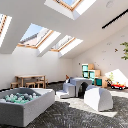 Ostoja Parku Narodowego, Sun & Snow Szklarska Poręba